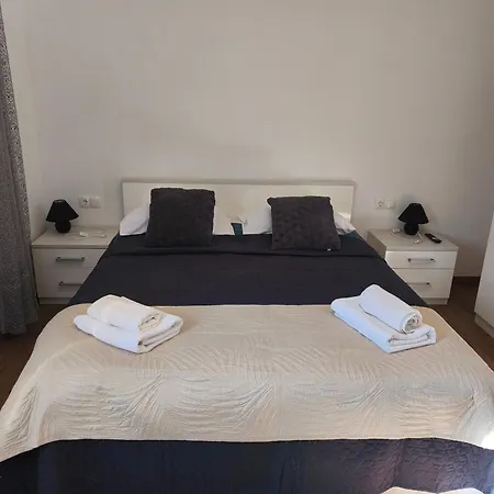 Leen Dubrovnik *