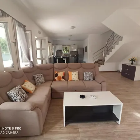 Leen Dubrovnik * Thurinici